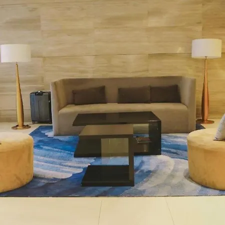Cozy Condo By The Beach
